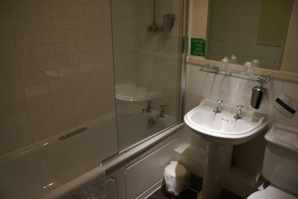 Kings Head By Chef & Brewer Collection Hotell Masham Exteriör bild